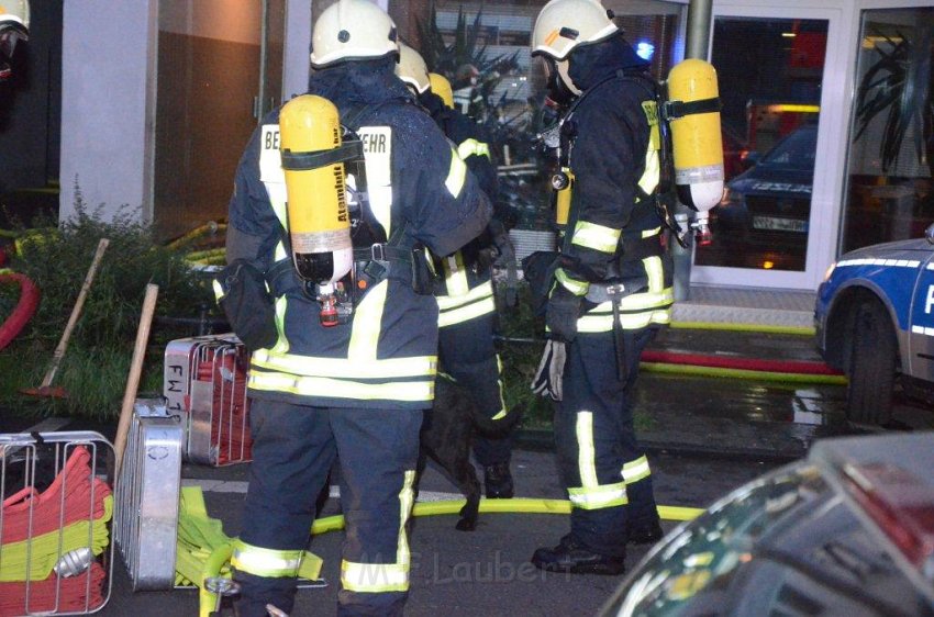 Feuer 3 Koeln Vingst Burgstr P220.jpg